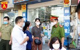 Công an Hà Nội tuần tra, lập biên bản xử phạt người không đeo khẩu trang